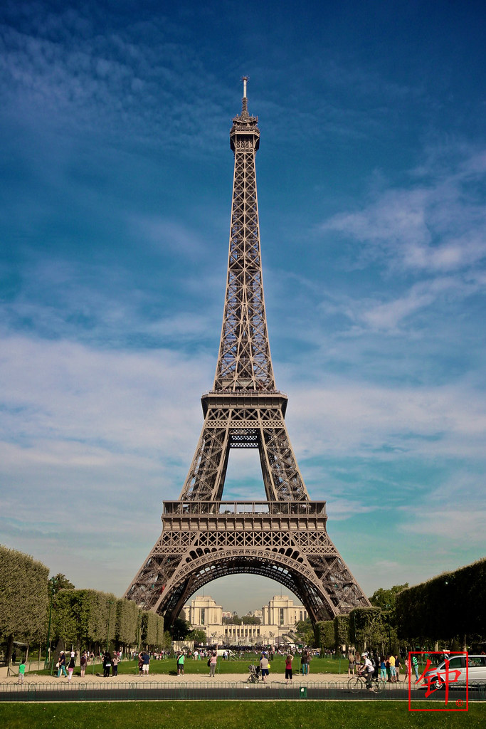 Eiffel Tower Color | This one is in color. For a better vers… | Flickr