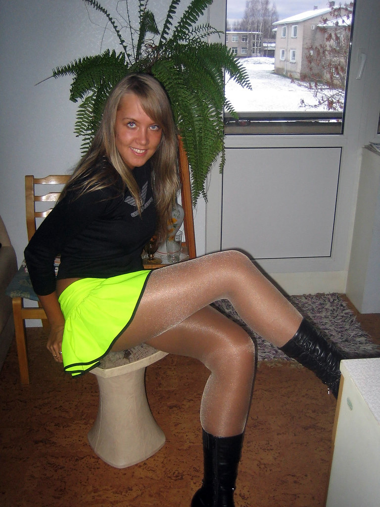 By Pantyhose Sexy 103