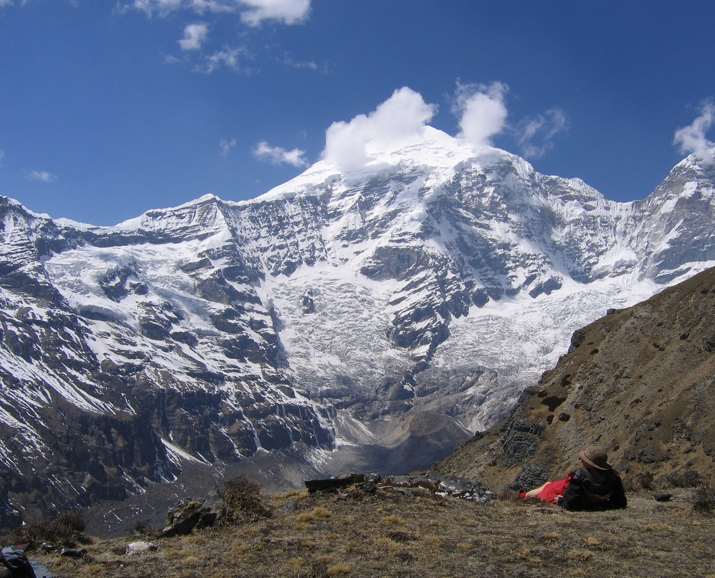Đến Bhutan thám hiểm thì nên làm gì? Tất nhiên là phải leo núi rồi!