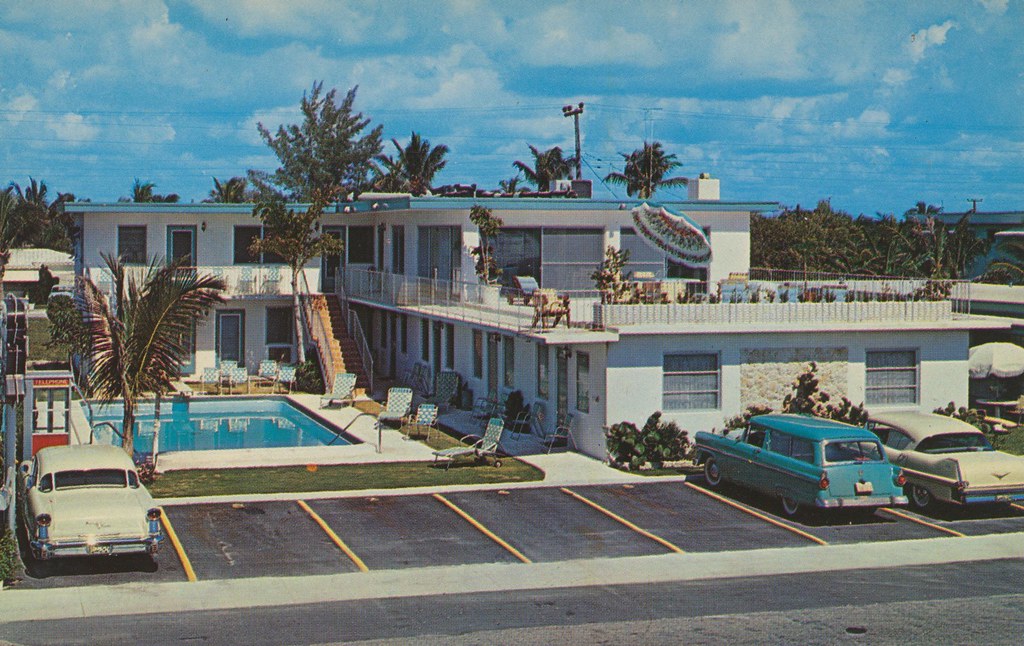 Seacomber Motel Apartments - Lauderdale-by-The-Sea, Florida