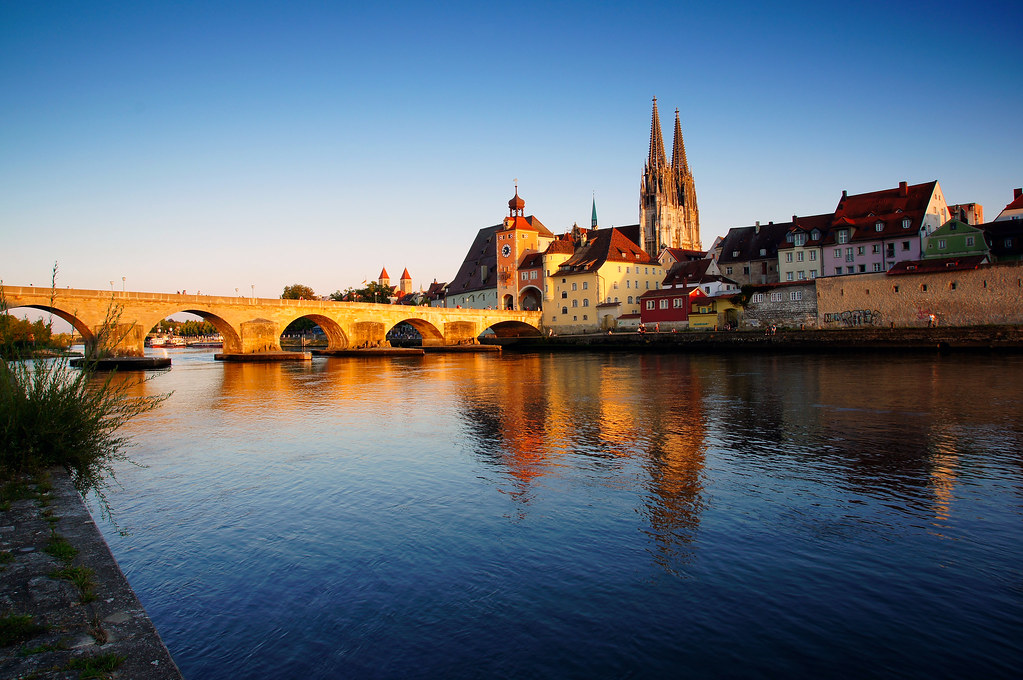 Regensburg Steinerne Brücke Sonnenuntergang | Benjamin Ebeling | Flickr