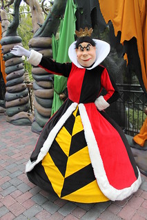 Meeting the Queen of Hearts at the Villains Meet-And-Greet… | Flickr