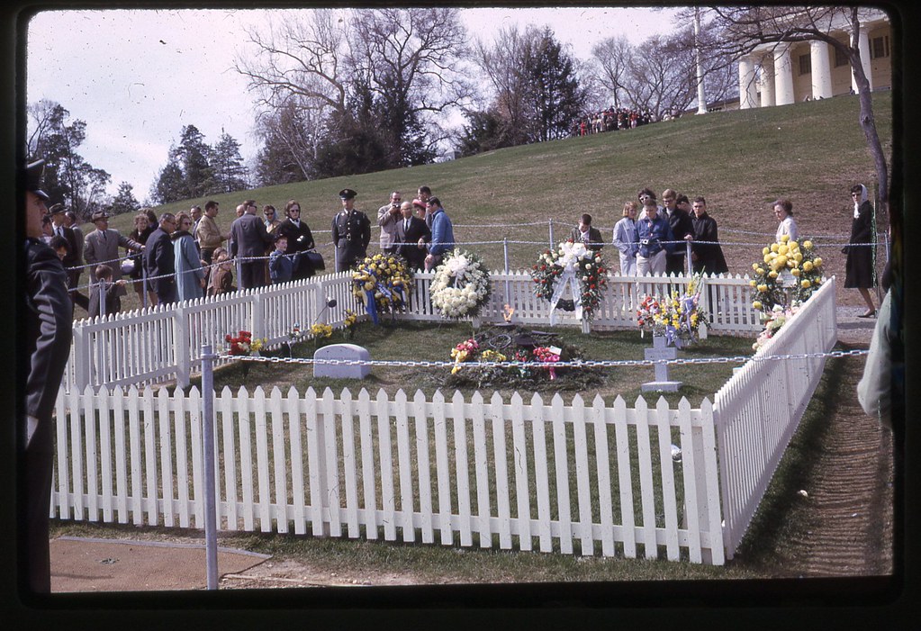 JFK Grave, 1964 | This is the original gravesite of John F. … | Flickr