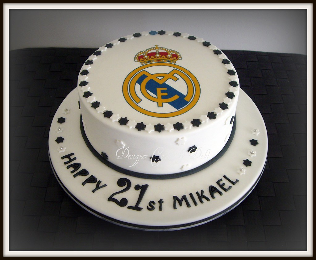 Real Madrid Cake | A simple 21st Cake for a young Real