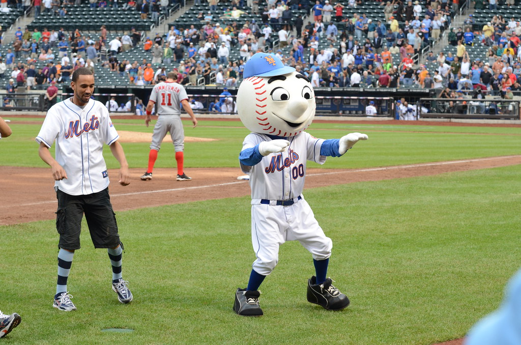 Mr. Met Placed on DL after Team Doctors Discover His Head Is Actually Giant  Baseball – Dave's Words