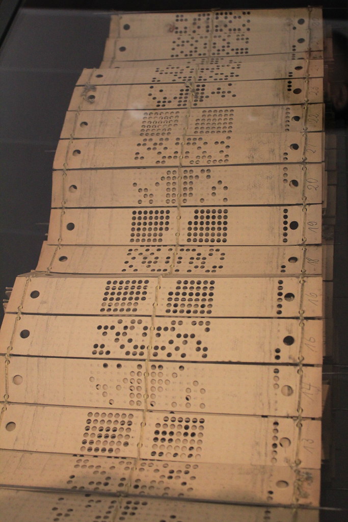 punch-cards-for-jacquard-loom-museum-s-explanation-on-side-flickr