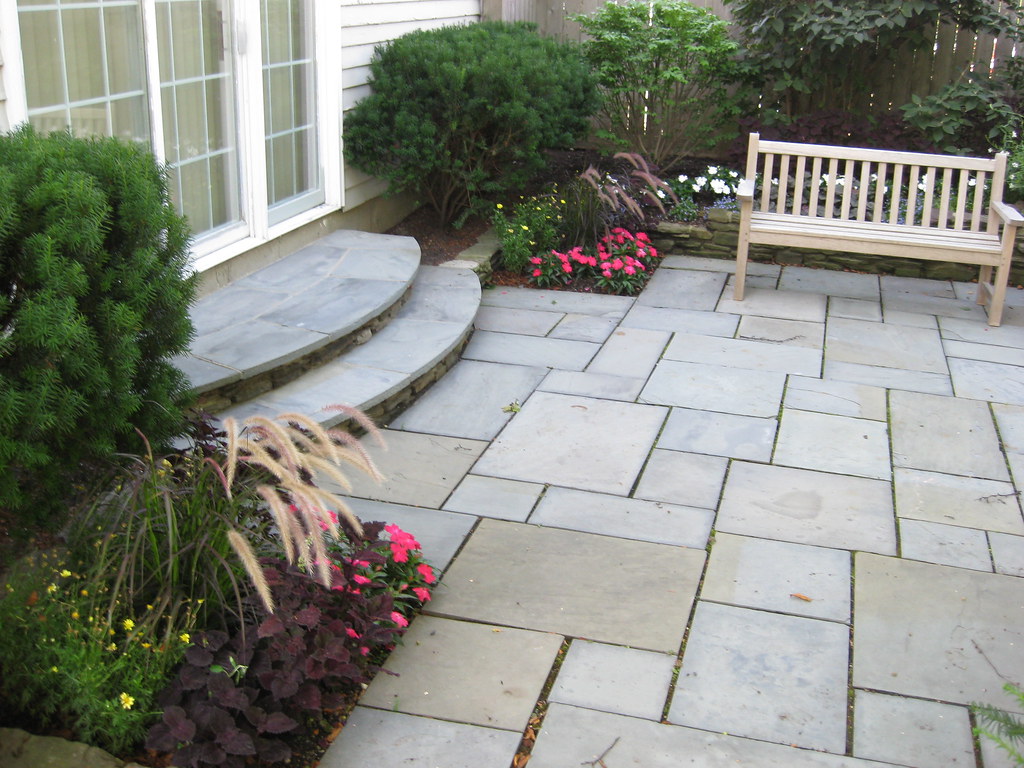 bluestone patio and steps | patio design by james martin ass… | flickr