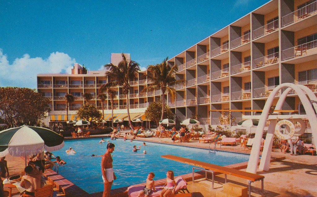 Golden Gate Hotel, Motel and Villas - Miami Beach, Florida