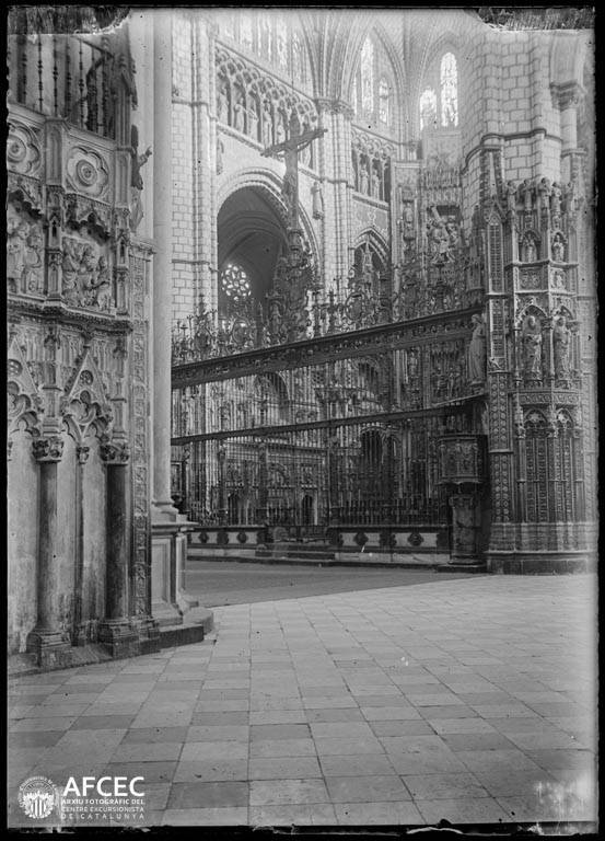 Catedral de Toledo a comienzos del siglo XX. Autor Desconocido   © Centre Excursionista de Catalunya