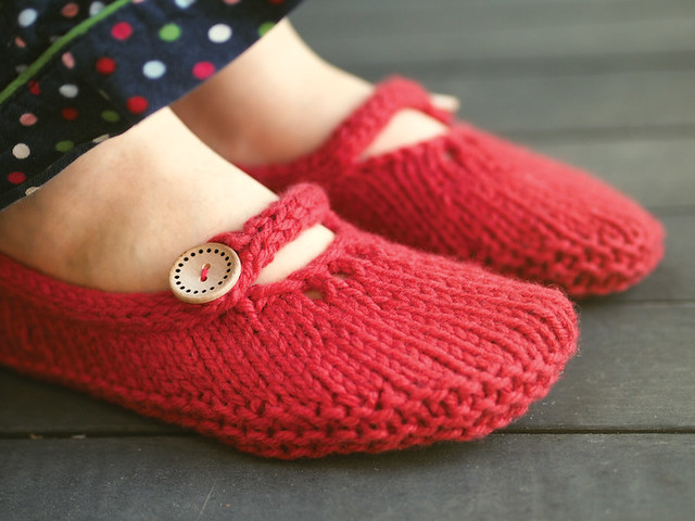 Pattern image of Ysolda Teague's Not-So-Tiny Slippers