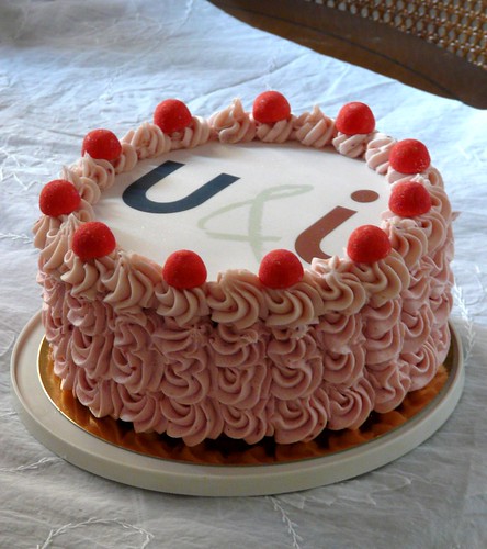 U & I Cake | I was thinking of making one of those rose swir… | Flickr