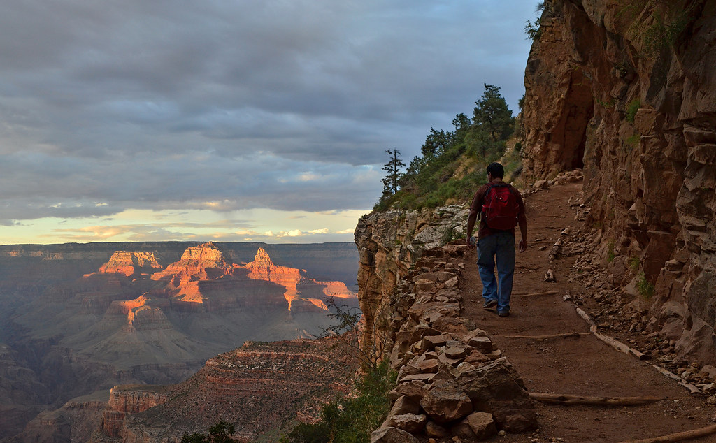 Grand Canyon National Park: Bright Angel Trail - Sunset 0162