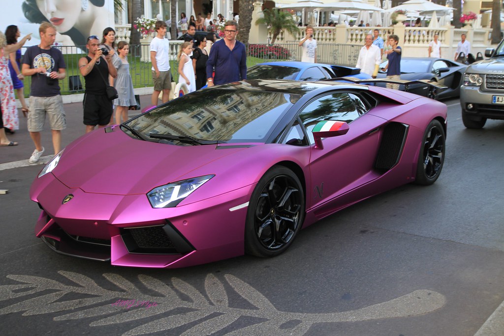 Пурпурная Lamborghini бесплатно