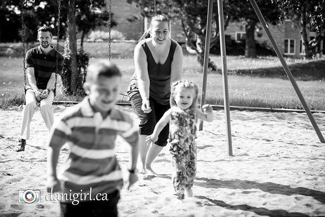 Portraits at the Park by Ottawa family photographer Danielle Donders