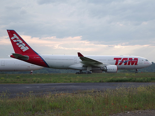 PT-MVB A330 TAM Tarbes 21-05-16