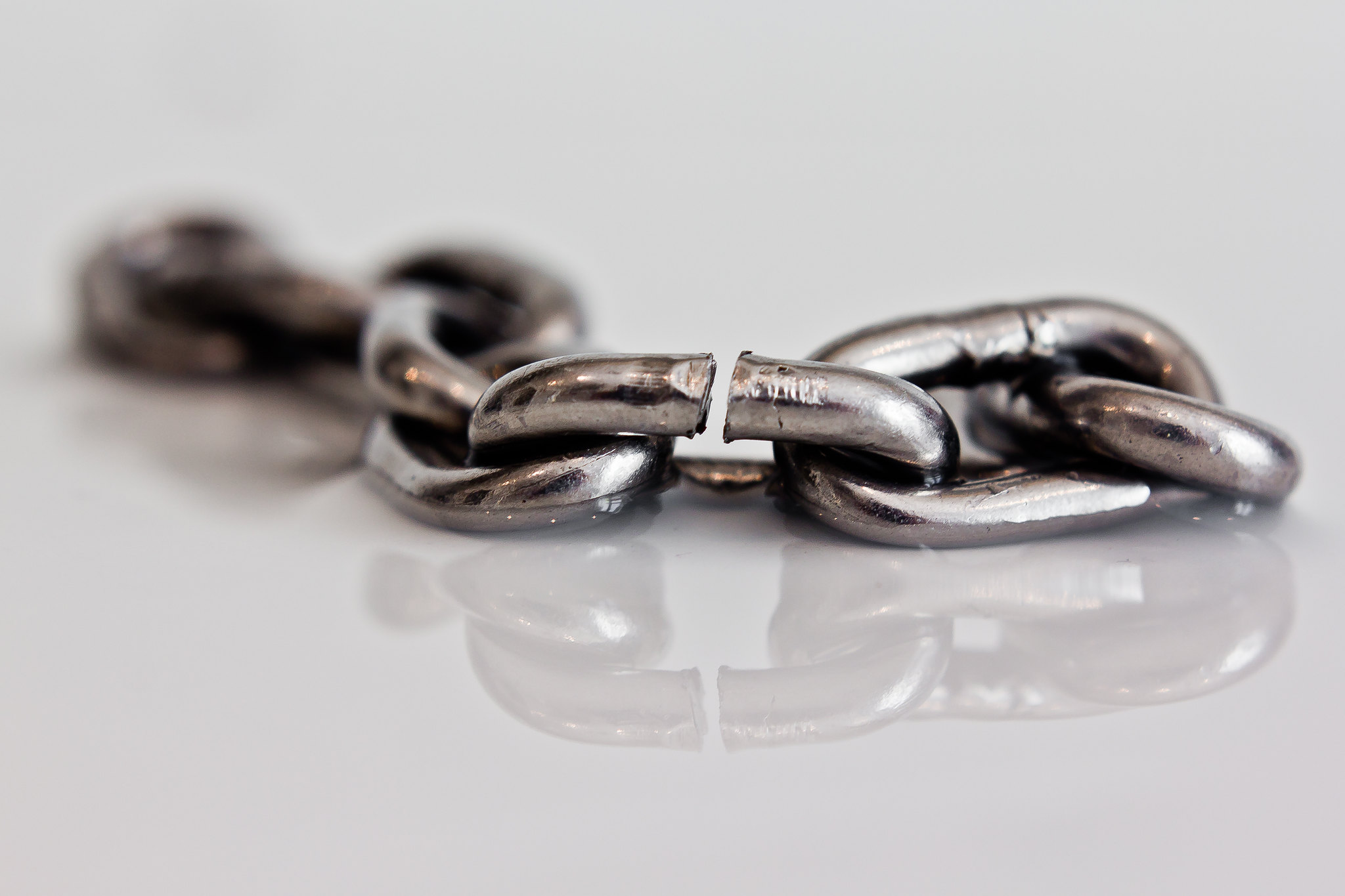 Las cadenas se cortan por el eslabón mas débil / Chains break by the weakest link