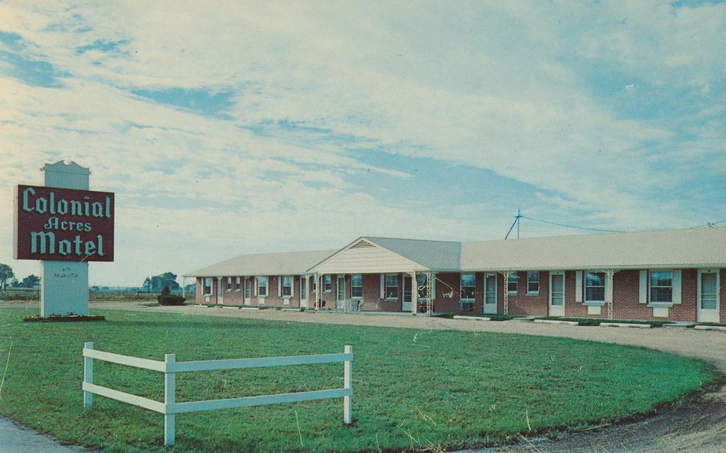 Colonial Acres Motel - Janesville, Wisconsin