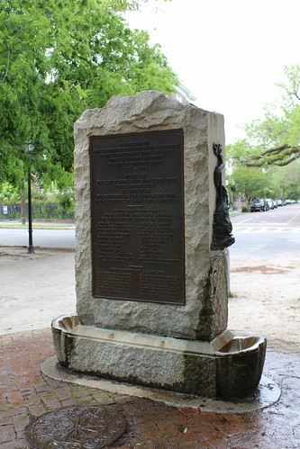 Charleston - White Point Garden: Hunley Memorial
