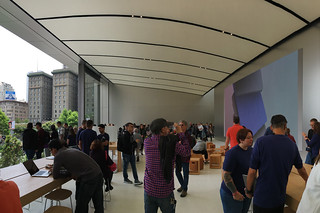 Apple Store - San Francisco Store 2nd floor tables