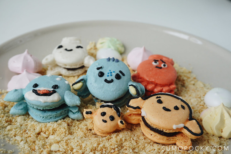 Finding Dory Macarons