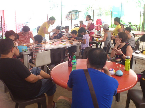 Ubin's Animal Puppet workshop for children and families by Jacquelyn Soo