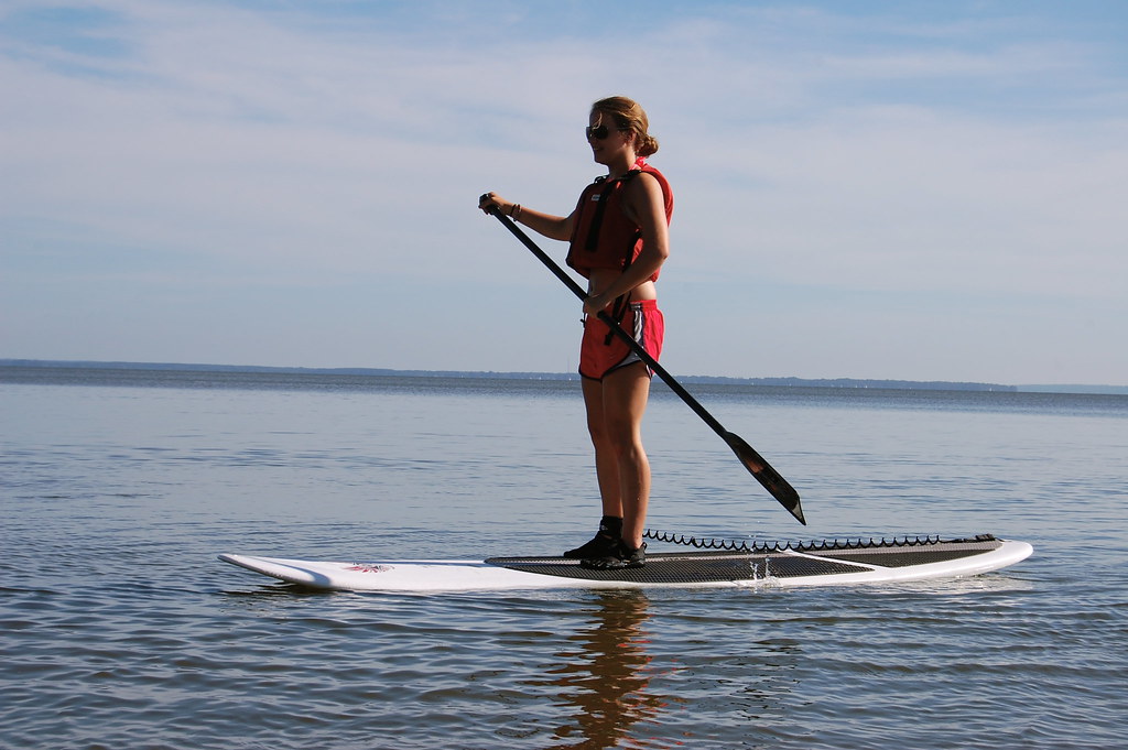 Stand-up Paddle Surfing
