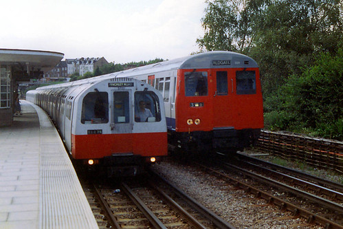 London Underground - Jubilee Line - 1983 + A stock at Dollis Hill