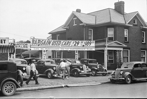 1938: Lancaster, Ohio Used Car Lot