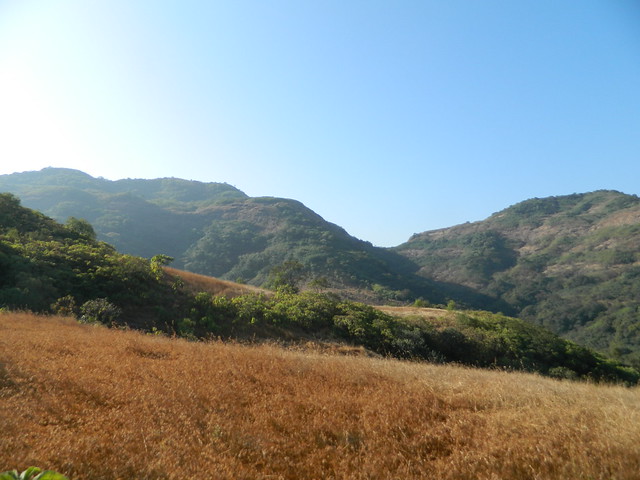 Ridge towards khanu