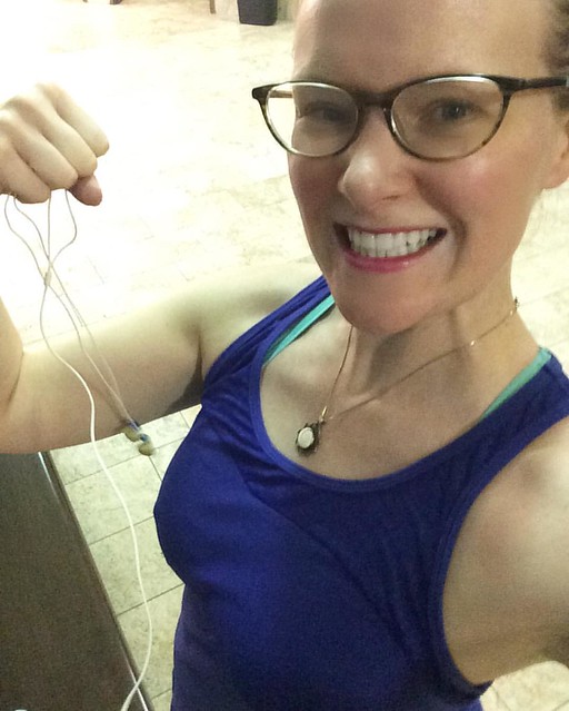 Obligatory gym locker room selfie (feels good to be back 💪).