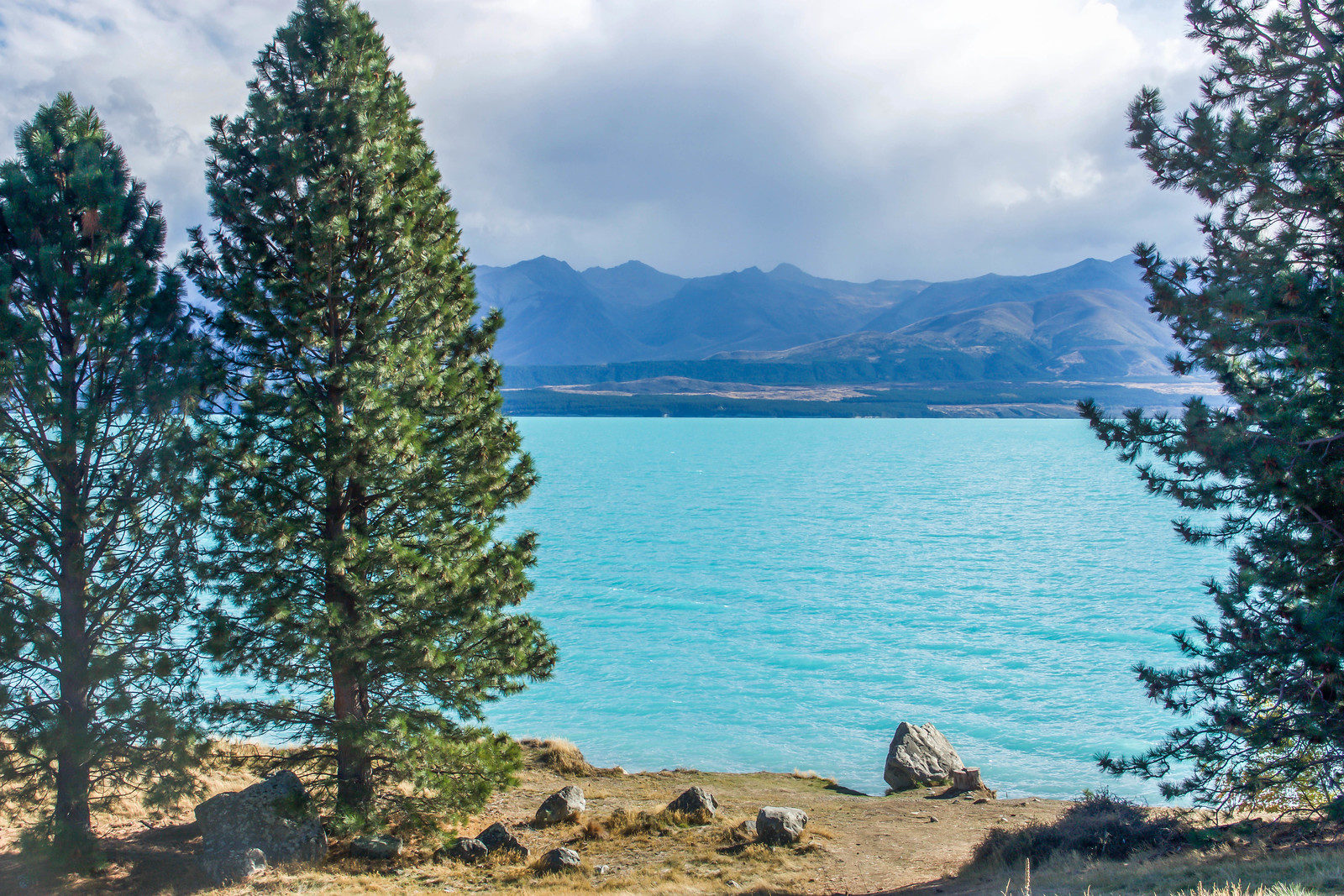 Amazing Crystal Clear Blue Color Of Pukaki Lake