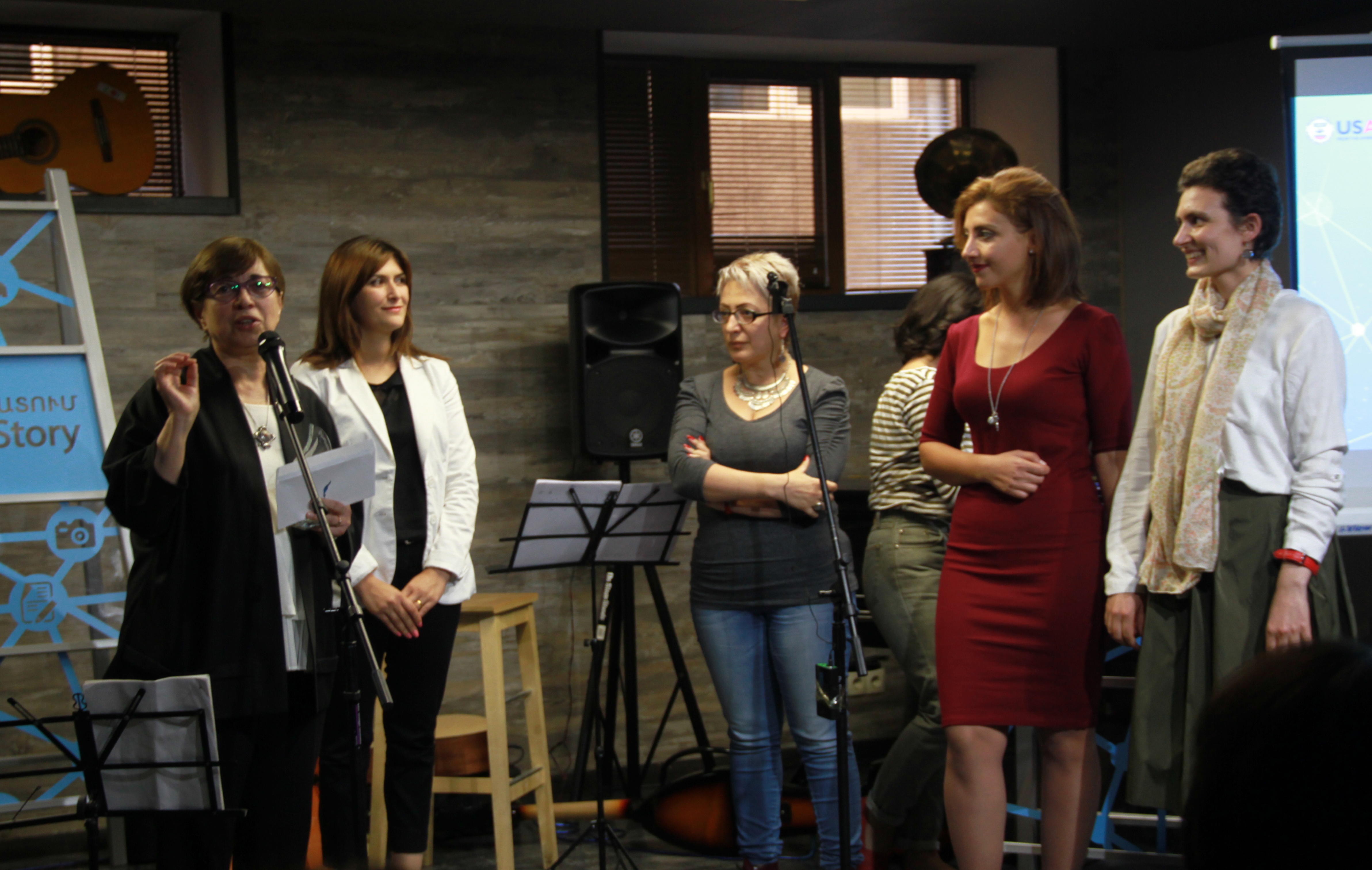From left to right: Jury member Manan Aslamazyan, journalists Lala Ter-Ghazaryan, Yeranuhi Soghoyan, and Lilit Barseghyan, and the protagonist of her video Ani Haykuni.