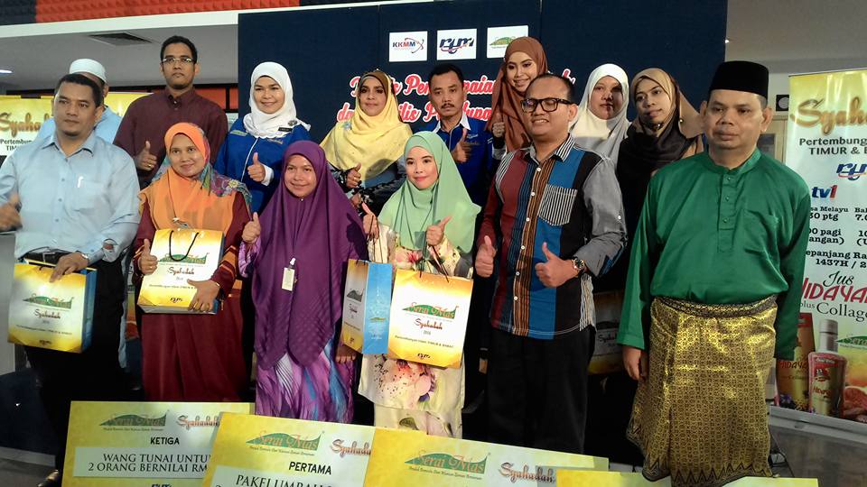 Dato Adilah Shek Omar Dan Penaja Bergambar Bersama Pemenang