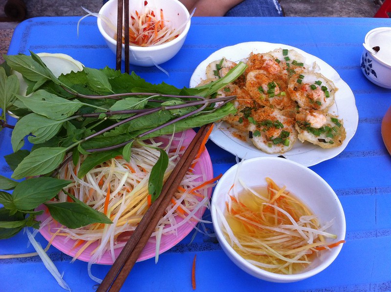 "Bánh khọt" : Special food in Vung Tau city!!!