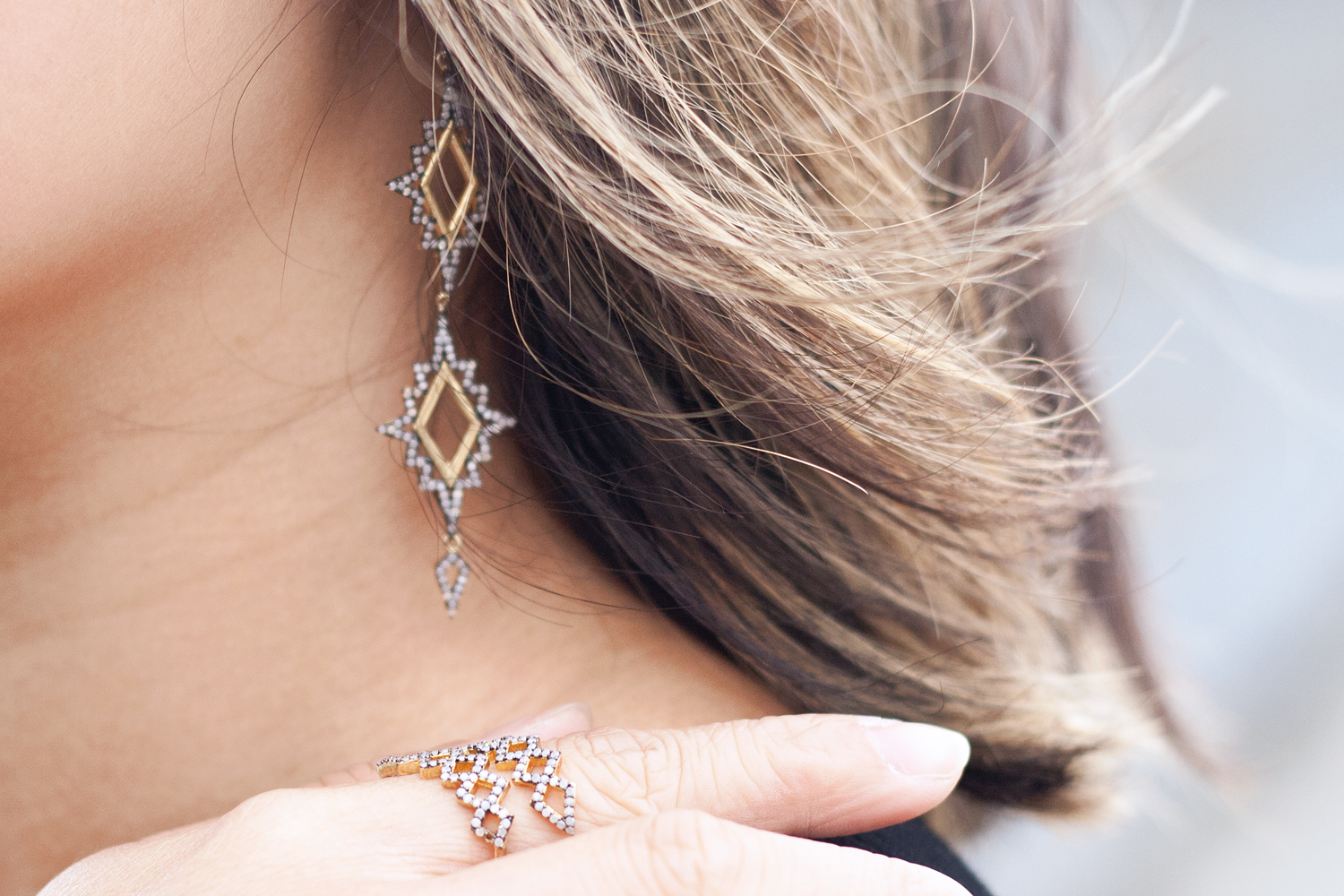 09noir-jewelry-earrings-ring-fashion-style
