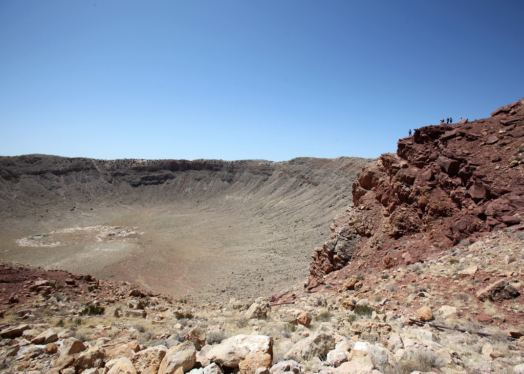 Hiking to the bottom of Meteor Crater | access to the bottom… | Flickr