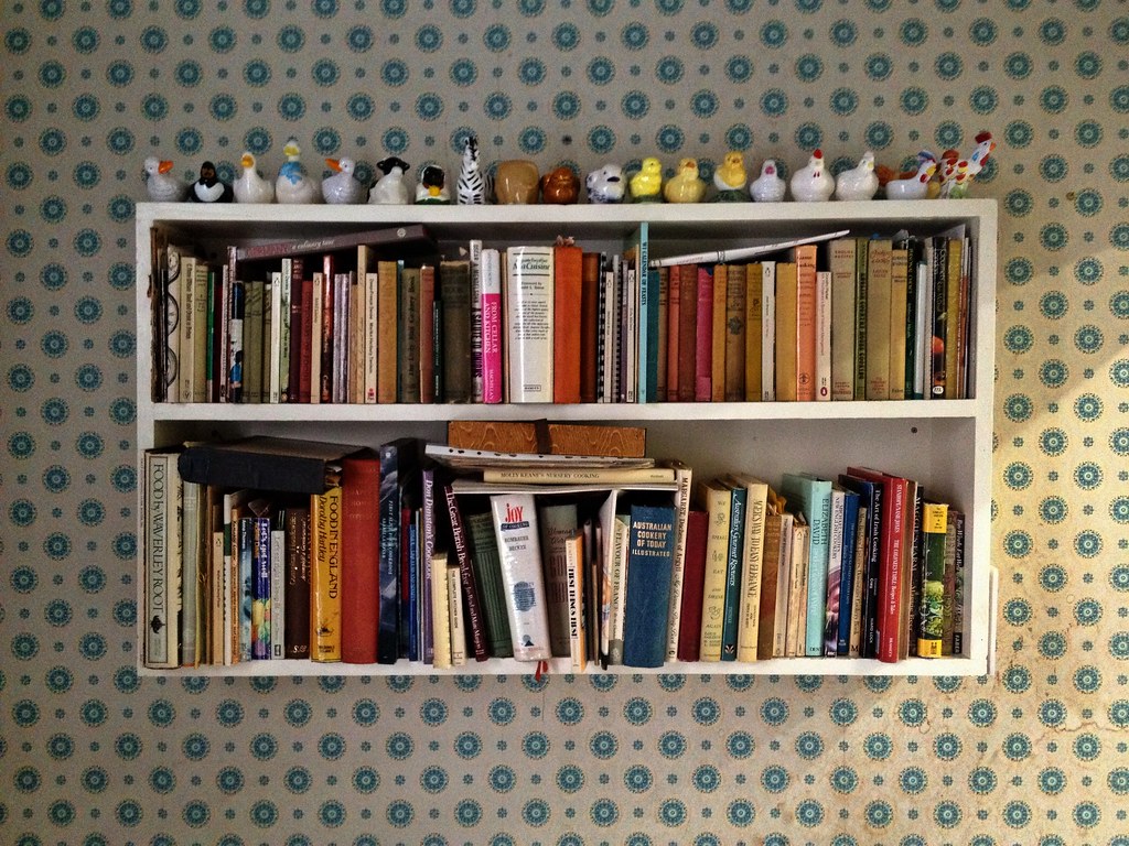 Hanging Bookcase | Love my mother-in-law's floating ...