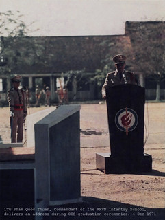 LTG Pham Quoc Thuan, Commandant of the ARVN Infantry School, delivers an address during OCS graduation ceremonies. 4 Dec 1971