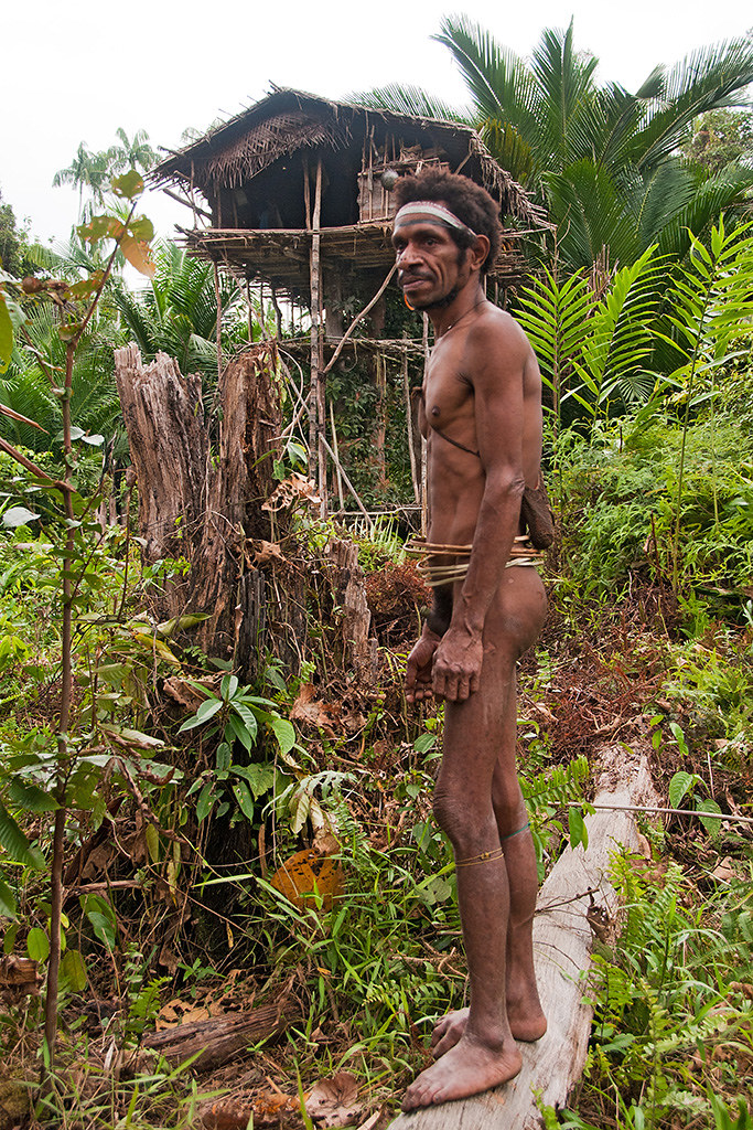 Nude Papua 110