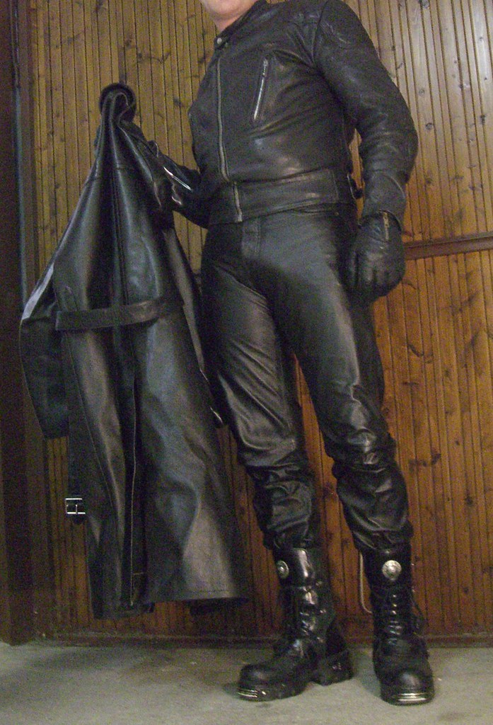 Leather Masters Photo Galleries 116