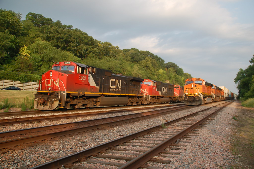 The BNSF Dispatcher Holds CN 2202 At East Dubuque For BNSF Flickr