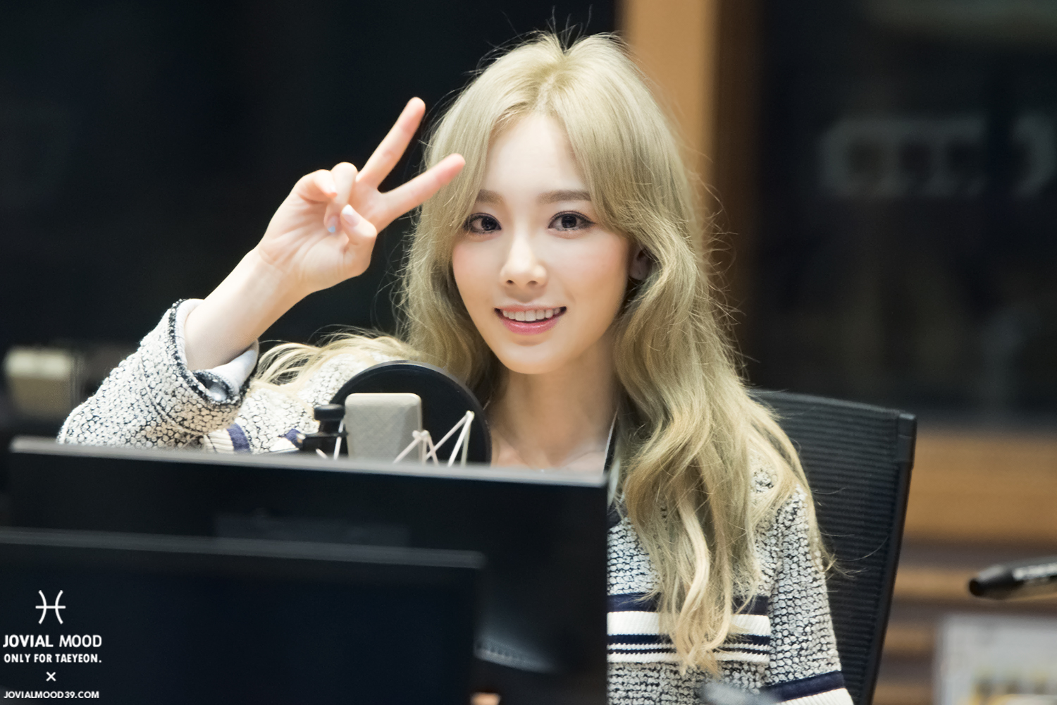 [OTHER][06-02-2015]Hình ảnh mới nhất từ DJ Sunny tại Radio MBC FM4U - "FM Date" - Page 32 28645513803_c95e4d85b4_o