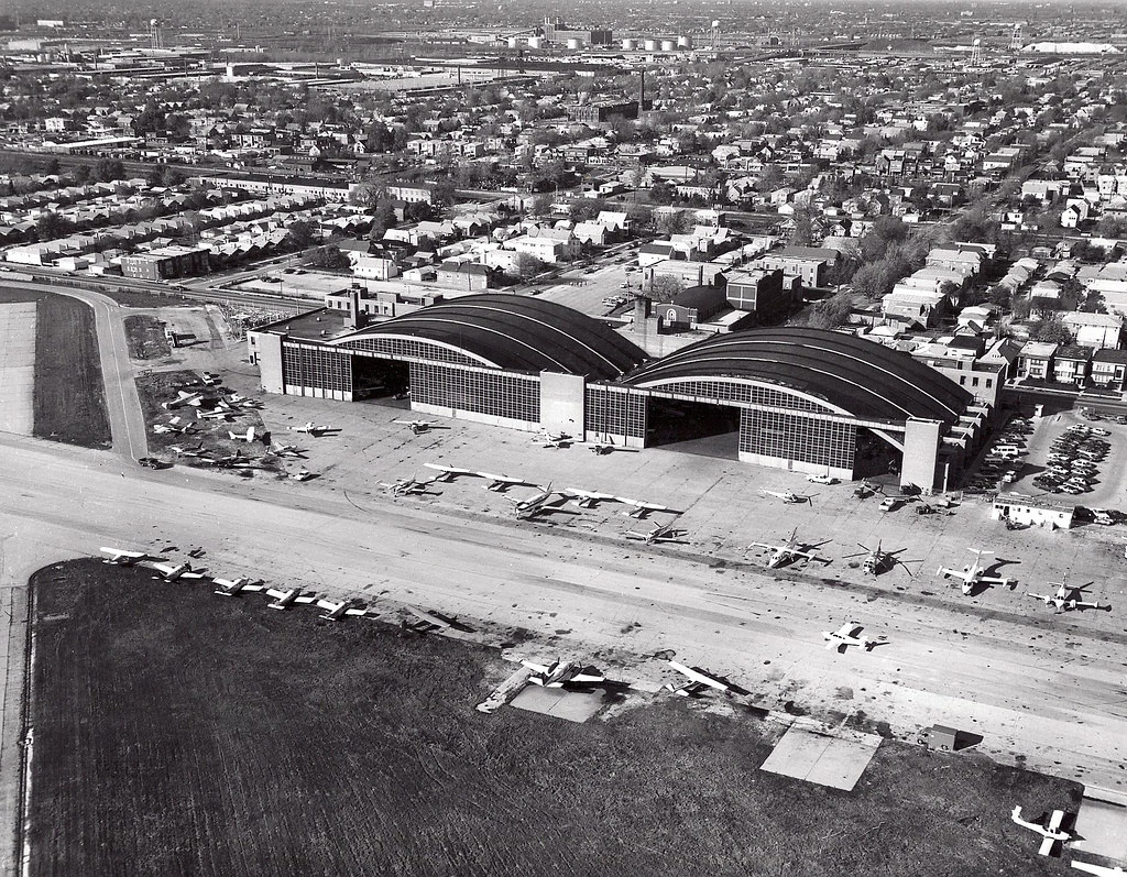 Chicago Midway Airport - Ex-AA Hangars | Late 70's shot of t… | Flickr