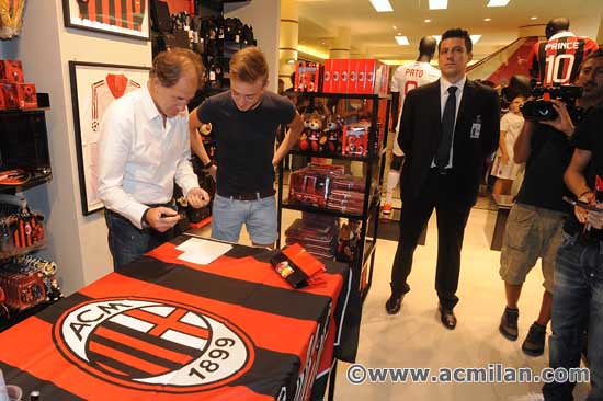 Download this Baresi Milan Store Quot Globo picture