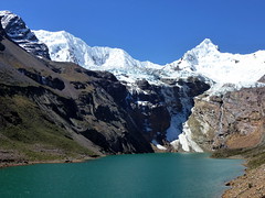 Lago Tullpacocha 4250m y Nevado Tullparaju 5787m