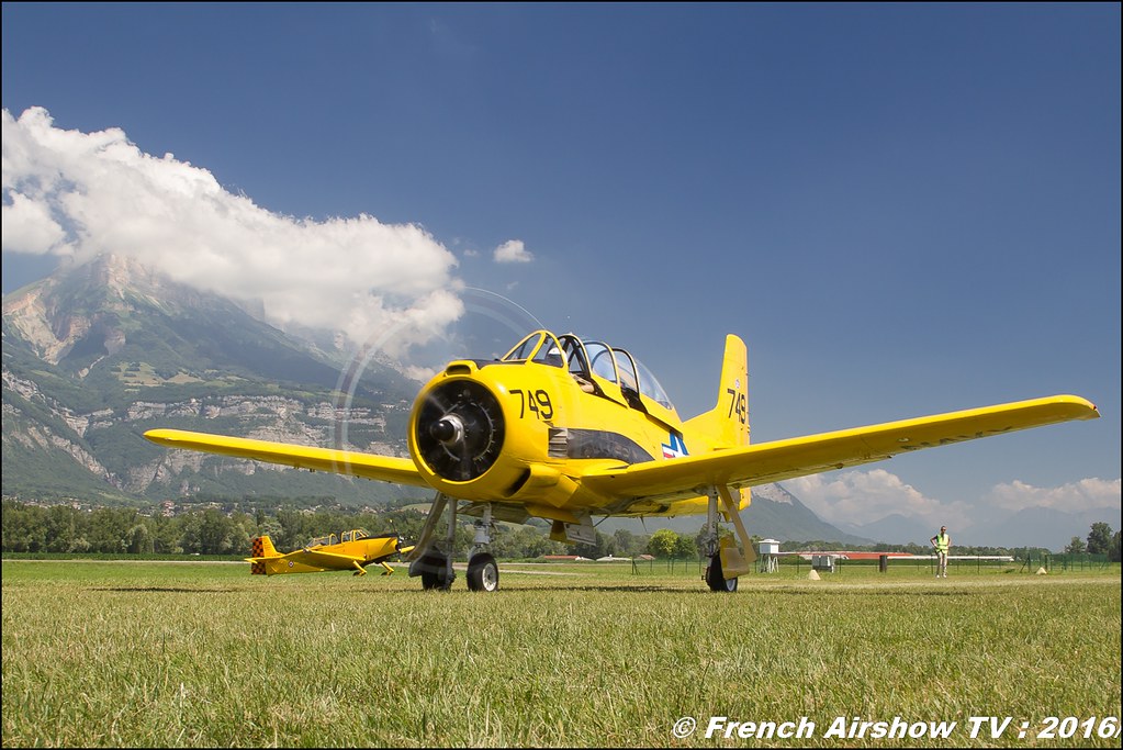 North American T-28C Trojan - F-AZHR ,Aéro Fox, cederic rut ,Grenoble Air show 2016 , Aerodrome du versoud , Aeroclub du dauphine, grenoble airshow 2016, Rhone Alpes