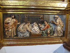 Convento de Santa Isabel - Nacimiento, en el banco del retablo mayor de la iglesia
