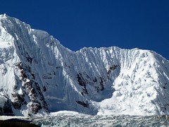 Nevado Chinchey 6309m ~ Plissés façon Issey Miyake