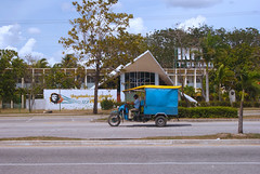 Un motor chino llamado popularmente "Claria" en la avenida Liberación, frente al EINPUD. Santa Clara, Villa Clara, Cuba. 2009
