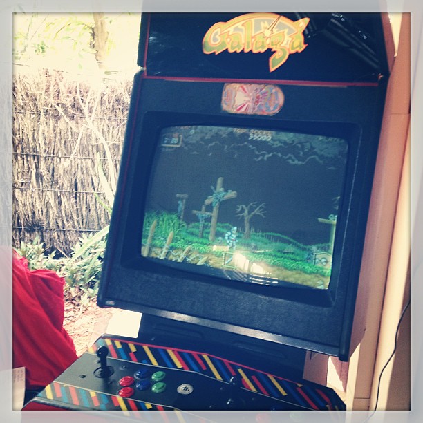 Galaga Arcade Cabinet Packed With Games In My Mums Garage Flickr